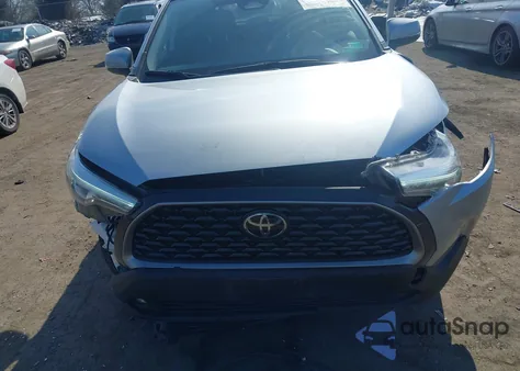 2023 Toyota Corolla Cross Xle z USA, uszkodzony, nr VIN 7MUDAABG8PV051290